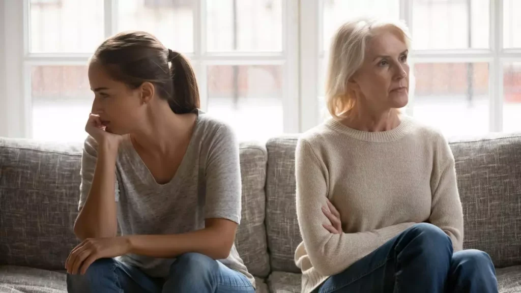 Adulte je ne supporte plus mes parents : 10 signes qu’ils vous manipulent Adulte je ne supporte plus mes parents