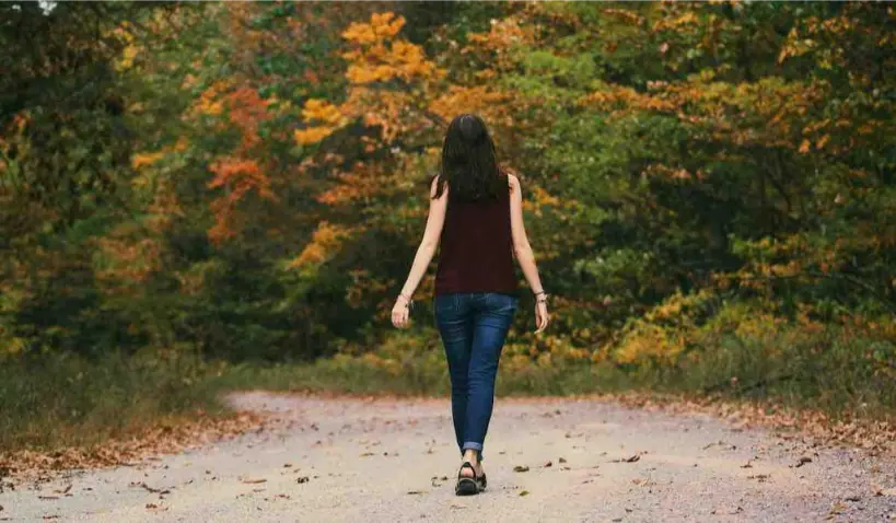 Elle prend ses distances, comment réagir