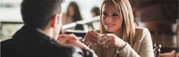 Il est plus intéressé par d'autres personnes que par toi