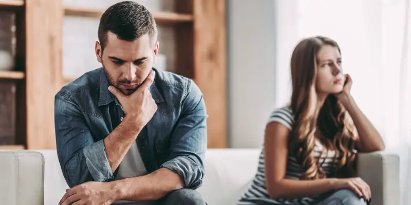 Je suis en couple mais je pense à une autre femme, que faire ? Voici 10 conseils pour gérer la situation Je suis en couple mais je pense à une autre femme
