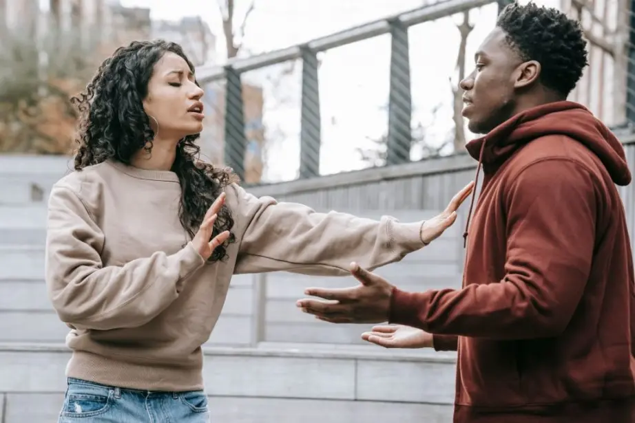 Se victimiser pour manipuler : Les 10 tactiques sournoises Se victimiser pour manipuler
