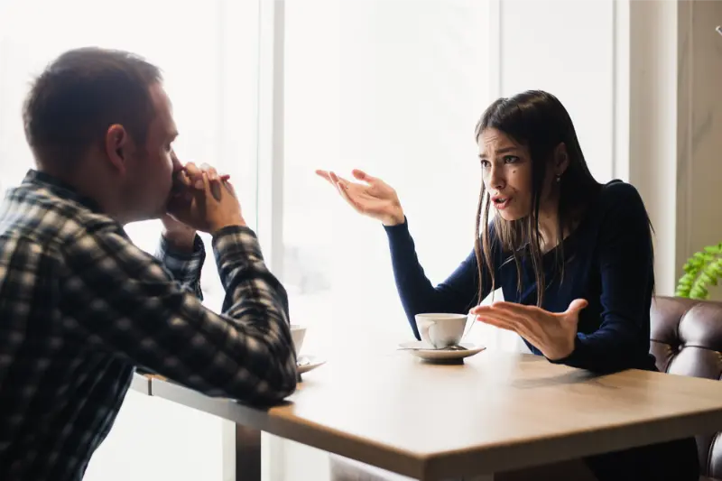 être avec un homme qui n'a pas d'argent