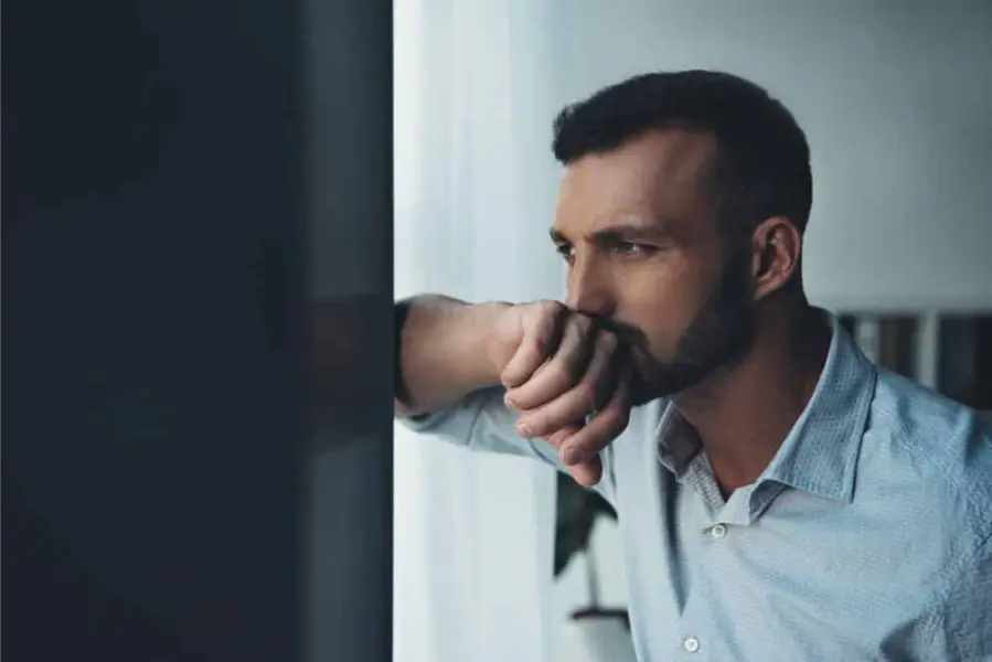 les hommes ont Besoin de résoudre les problèmes par eux-mêmes