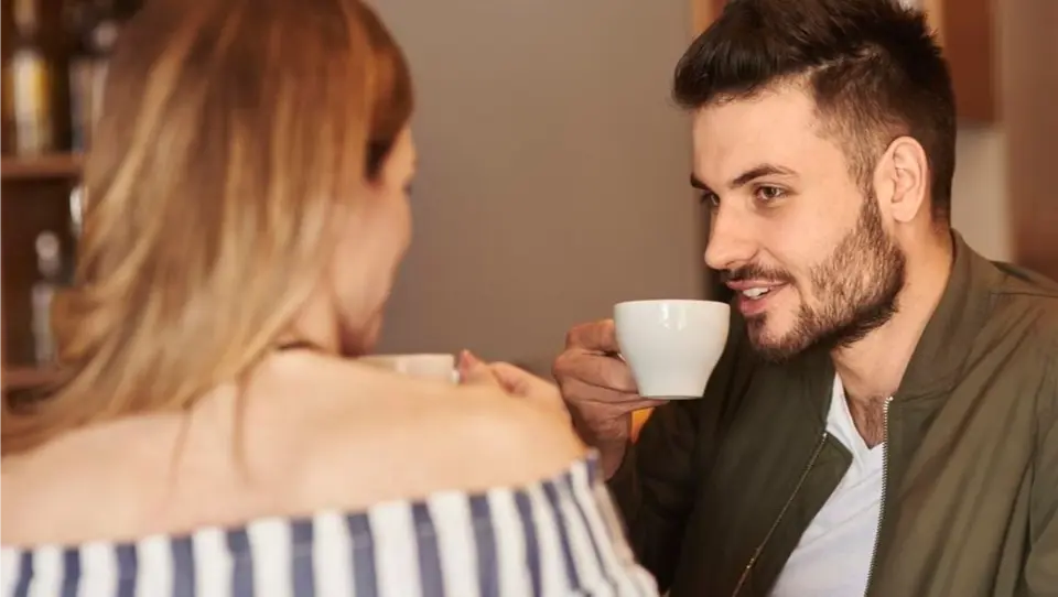 rester réaliste tout en gardant espoir dans cette période d'incertitude relationnelle