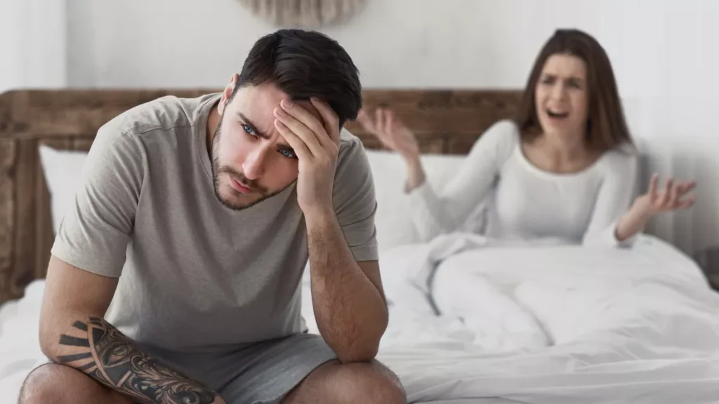 Il ne m'aime plus mais reste avec moi