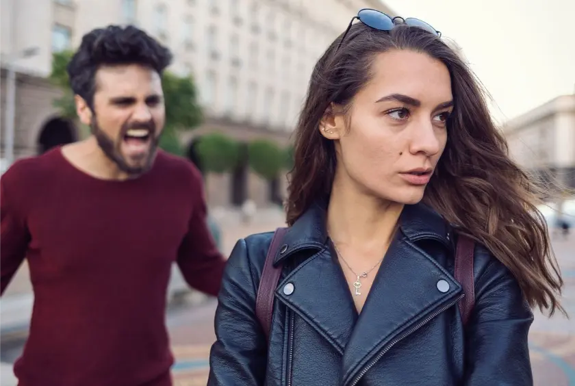 Il vous rabaisse constamment
