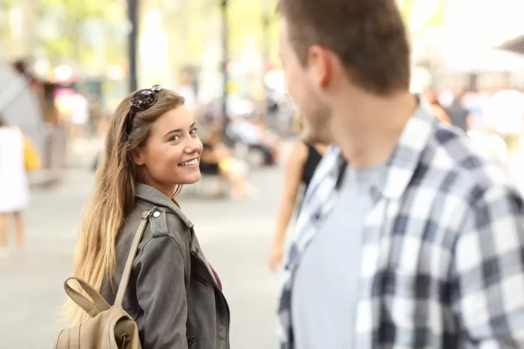 Draguer une Fille pour la Première Fois : 7 Astuces comme draguer une fille pour la première fois