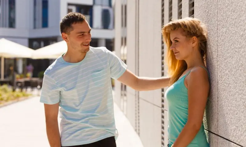 draguer une fille pour la premiere fois communication non verbale
