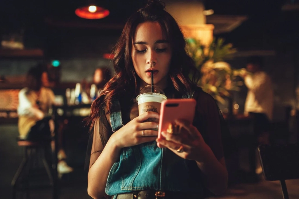 Quels textos envoient une femme qui veut rendre un homme fou d’elle