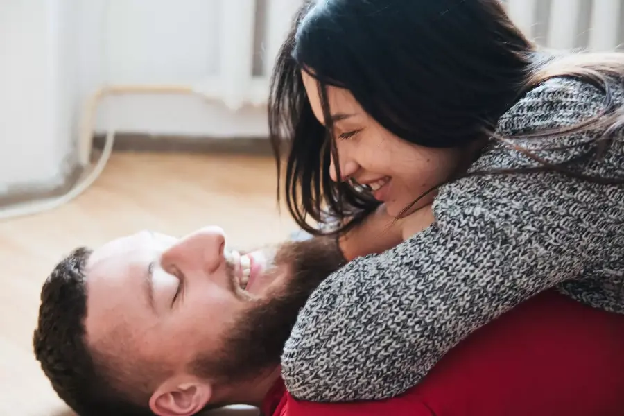 Comment faire sentir à un homme qu'il est unique
