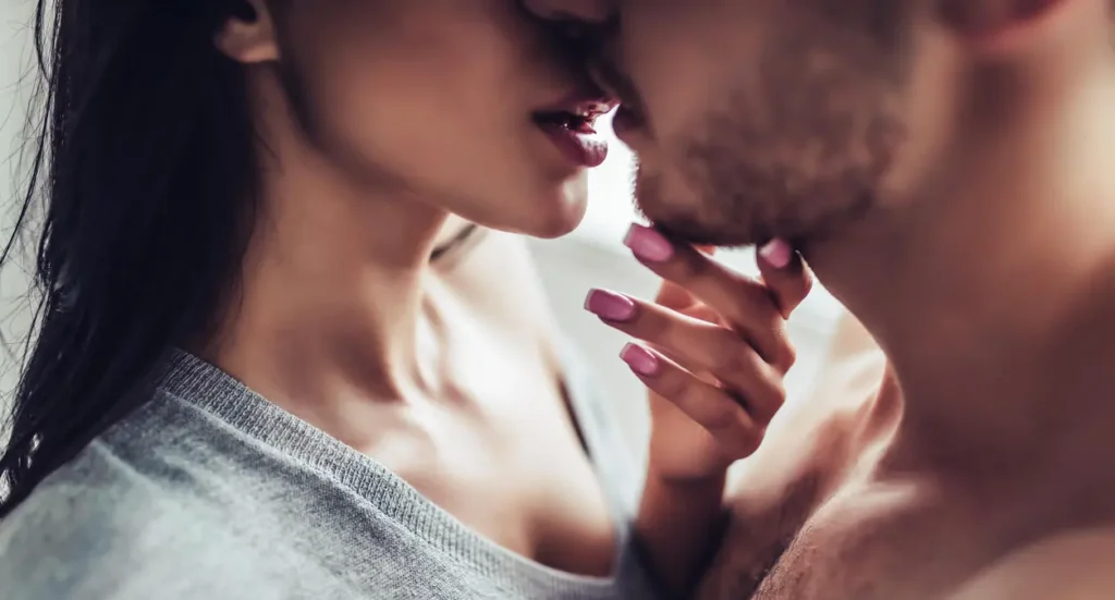 Que ressent un homme quand il embrasse ? Découvrez 7 émotions clés qui vous surprendront Que ressent un homme quand il embrasse