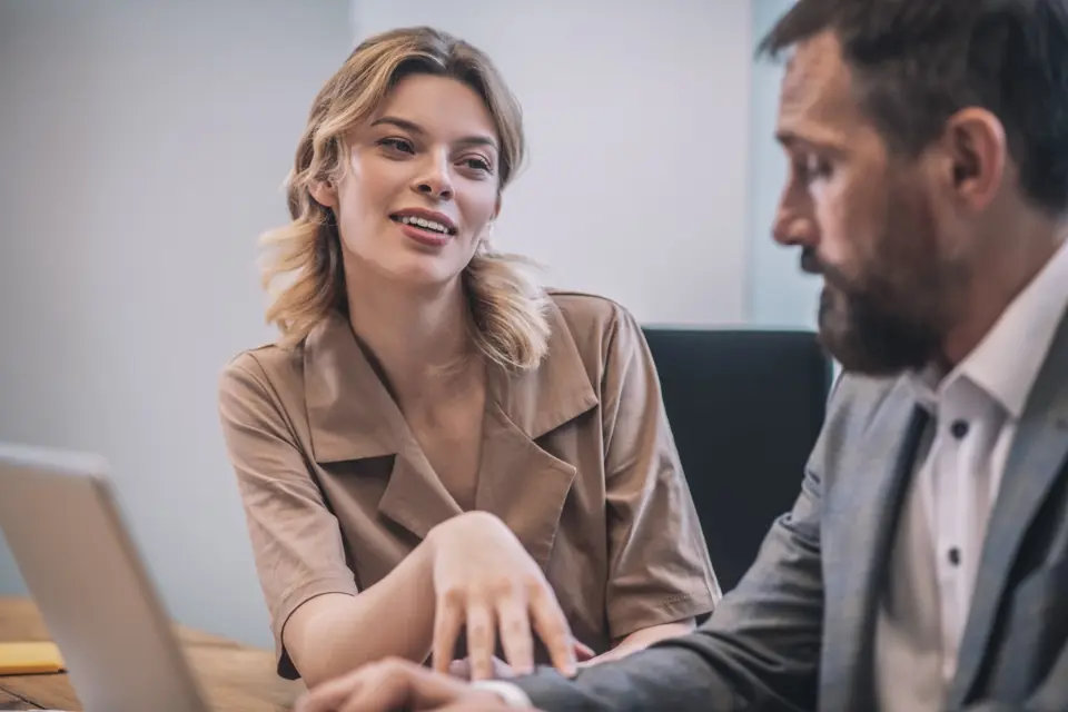 Les différents signes qu’une femme vous désire absolument ()