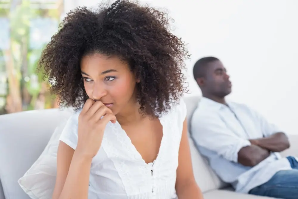 poser des questions quand un homme prend ses distances