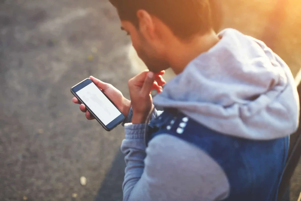 Comment éviter d’être trop direct ou trop banal dans son message
