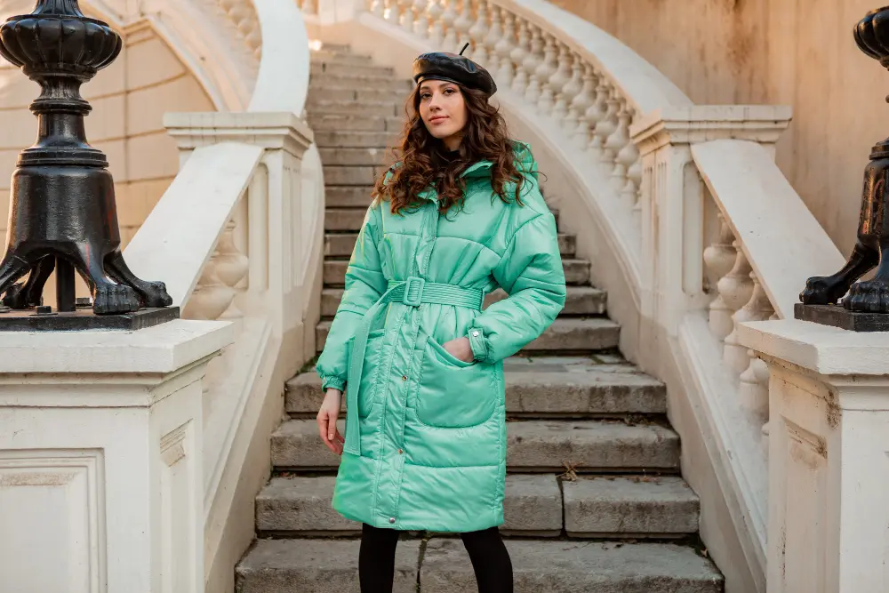 La parka, atout séduction pour rencontre urbaine : style et confort sous la pluie La parka, atout séduction pour rencontre urbaine