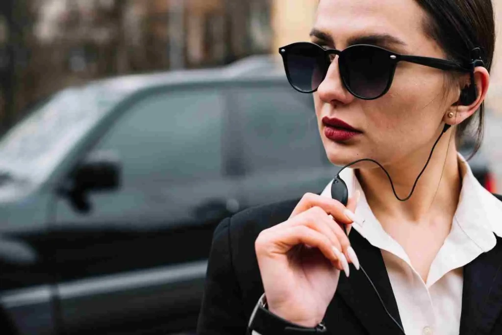 Lunettes et montres de luxe : des éléments de séduction évident pour les michtonneuses Lunettes et montres de luxe